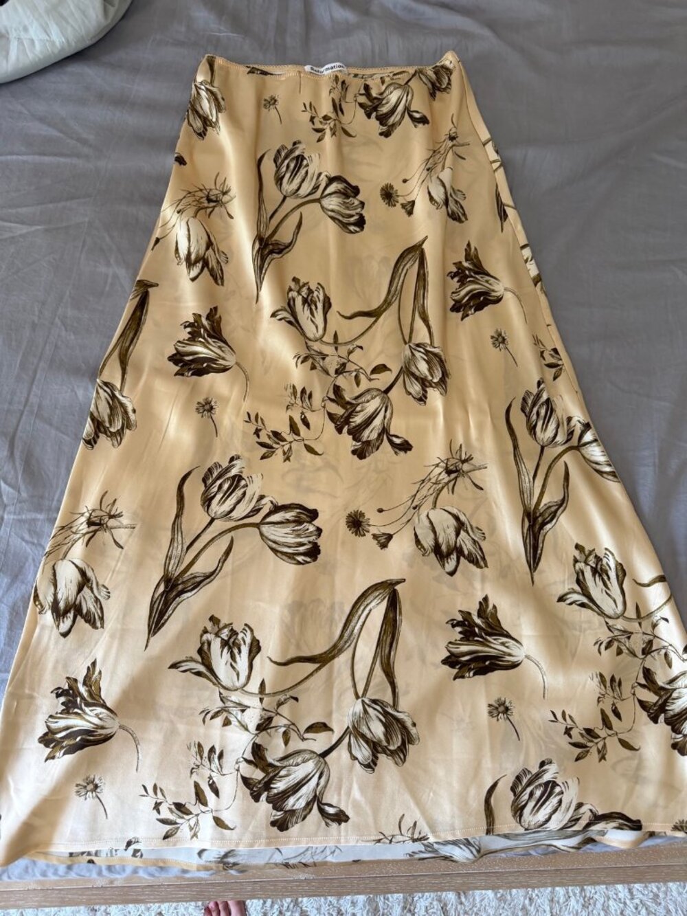 Reformation Silk Midi Skirt | Champagne Tulip Floral Print | Size 4 | Worn Once